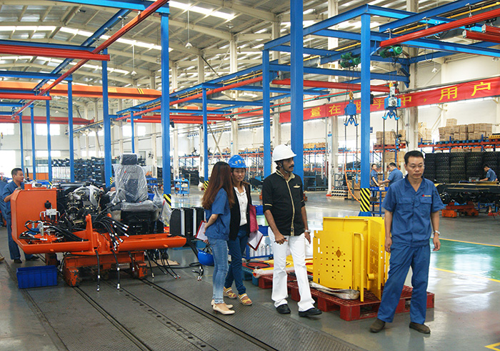 印度客户参观沃尔华总装车间