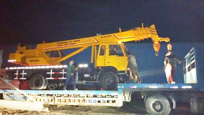 沃尔华集团12吨汽车起重机顺利出口泰国