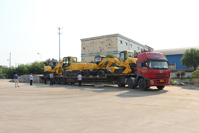 沃尔华集团10台轮式挖掘机顺利出口秘鲁 沃尔华集团10台轮式挖掘机顺利出口秘鲁