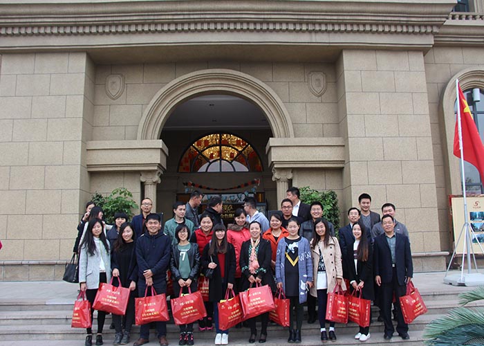 沃尔华集团2015上半年度电商总结表彰大会圆满举行