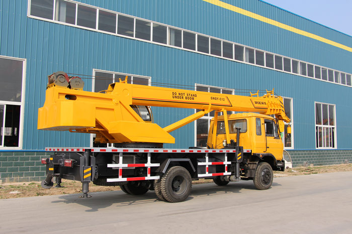 沃尔华集团2台汽车起重机顺利出口坦桑尼亚