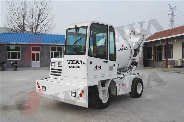 沃尔华集团2台混凝土自动上料车顺利出口法国 沃尔华集团2台混凝土自动上料车顺利出口法国