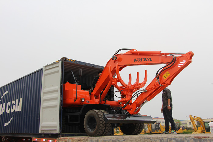 热烈祝贺沃尔华集团4台轮式挖掘机顺利出口泰国 热烈祝贺沃尔华集团4台轮式挖掘机顺利出口泰国