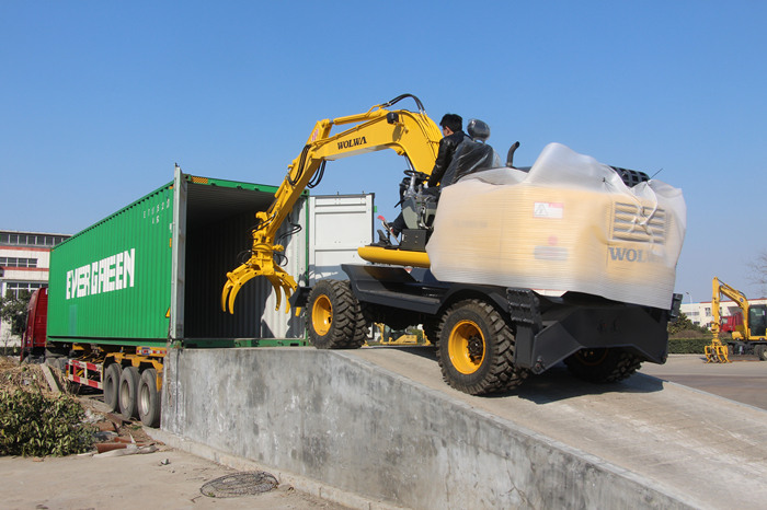 沃尔华集团2台挖掘机出口越南 沃尔华集团2台挖掘机出口越南