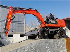 沃尔华集团2台湿地型轮式挖掘机顺利出口菲律宾