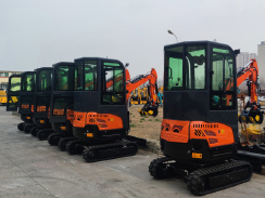 沃尔华集团一批小型挖掘机出口北美地区