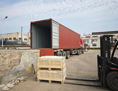 沃尔华集团一批挖掘机配件出口东盟地区