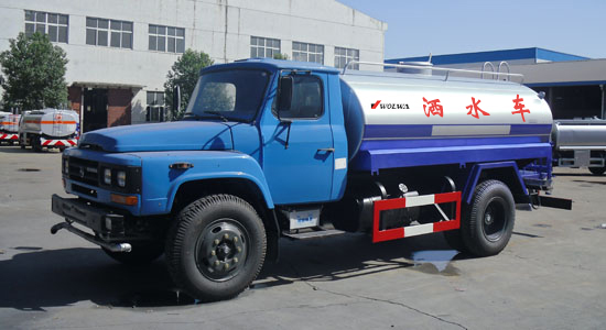 沃尔华洒水车 沃尔华洒水车