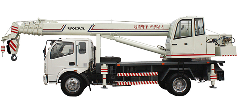 沃尔华GNQY-C12型12吨汽车吊实物图1 沃尔华GNQY-C12型12吨汽车吊实物图1