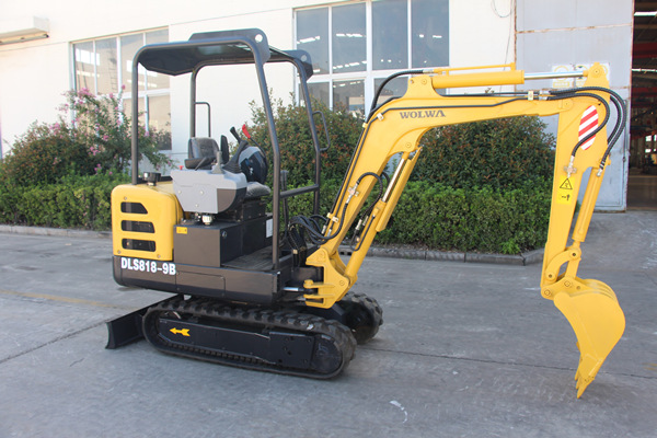 1.8吨高端微型挖掘机 1.8吨高端微型挖掘机